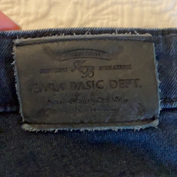 ZARA DARK WASH SKINNY JEANS - Picture 3 of 5